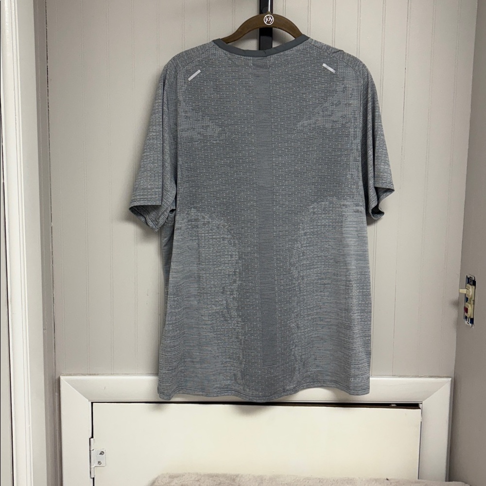 Nike Running T shirt - Picture 8 of 11